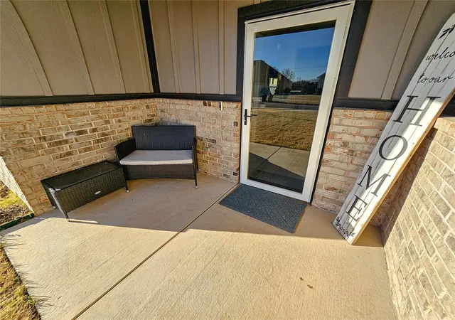 2nd image of 13525 Nw 1st Ter, Yukon, OK 73099 | MLS# 1241021