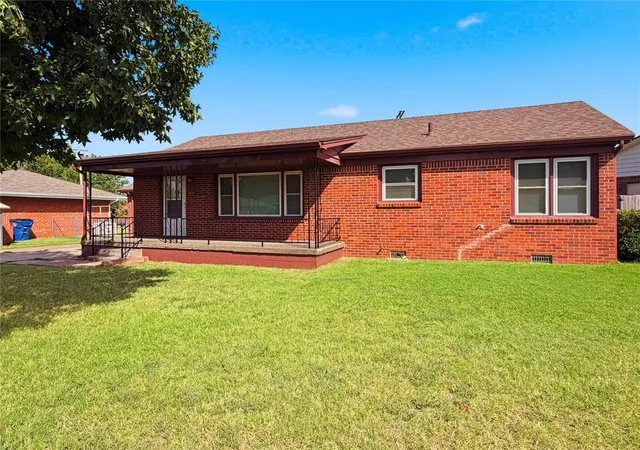 2nd image of 1411 S Reno Ave, El Reno, OK 73036 | MLS# 1241026