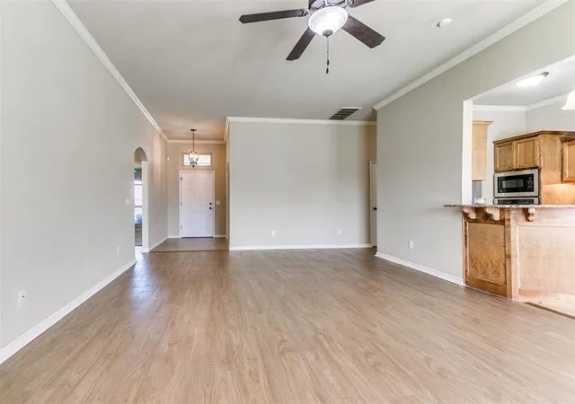 Photo 4 of Single family home for sale at 908 Laurel Crk Dr, Yukon, OK 73099 | MLS# 1241039 | Listing updated on 2026-09-05