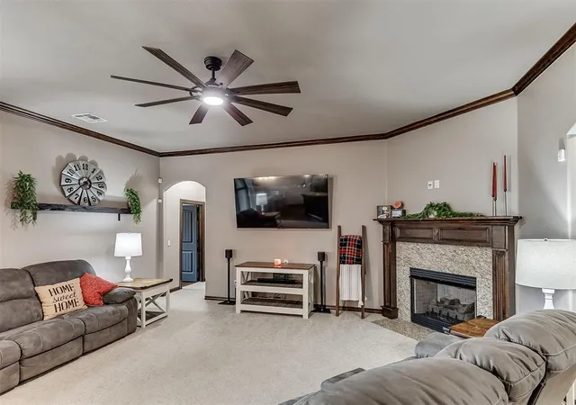 Photo 4 of Sale Pending at 11928 SW 17th Street, Yukon, OK 73099 | MLS# 1241040 | Listing updated on 2026-08-05