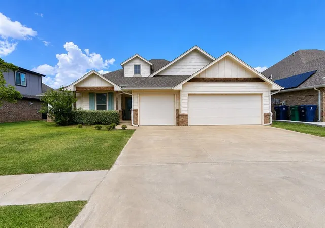 2nd image of 9225 Nw 88th St, Yukon, OK 73099 | MLS# 1241041