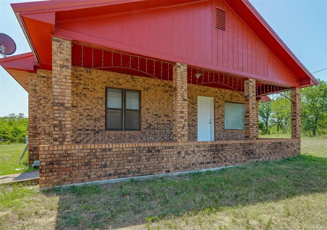 3rd image of 13205 Ns 3550 Rd, Maud, OK 74854 | MLS# 1241044