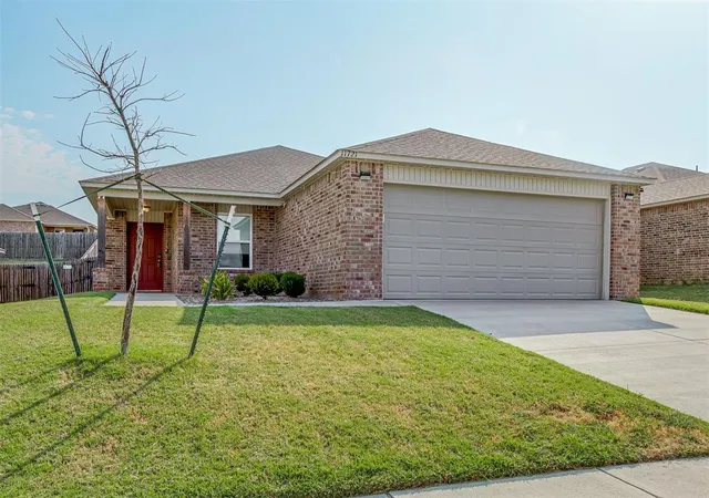 Single family home for sale at 11721 NW 95th Street, Yukon, OK 73099 | MLS# 1241045