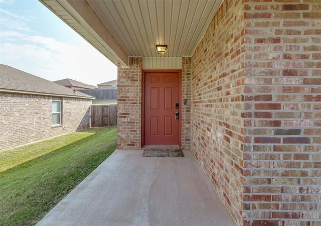 Photo 4 of Single family home for sale at 11721 NW 95th Street, Yukon, OK 73099 | MLS# 1241045 | Listing updated on 2026-10-29