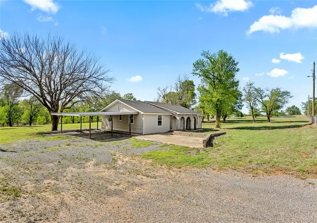 Photo 3 of Sale Pending at 523 S 1st Street, Lookeba, OK 73053 | MLS# 1241053 | Listing updated on 2026-08-31