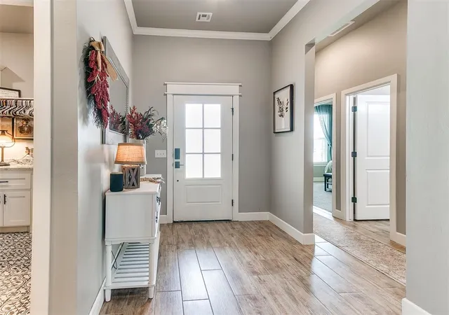4th image of 10812 Glover River Dr, Yukon, OK 73099 | MLS# 1241061
