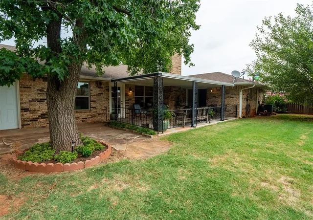 3rd image of 207 E Chicago St, Shawnee, OK 74804 | MLS# 1241065