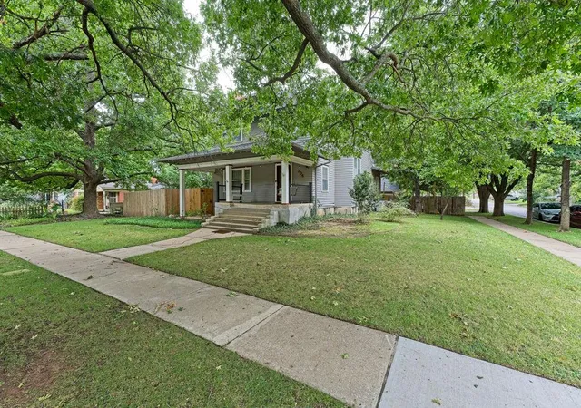 3rd image of 704 Miller Ave, Norman, OK 73069 | MLS# 1241077