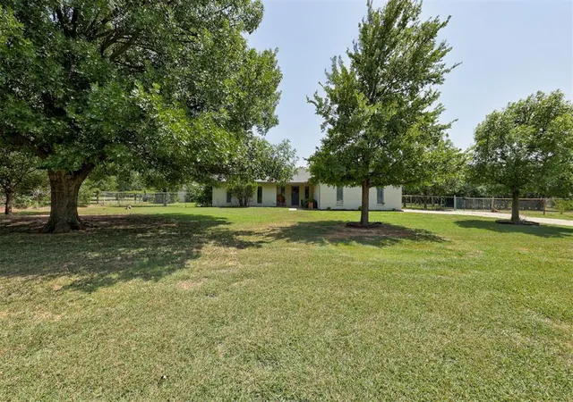1st image of 1108 Mesa Trl, Edmond, OK 73025 | MLS# 1241088