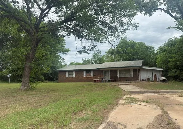 1st image of 306 W Jerry Ln, Maud, OK 74854 | MLS# 1241092