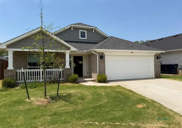 1st image of 605 Argos Rd, Yukon, OK 73099 | MLS# 1241098