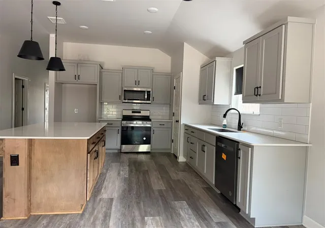 4th image of 605 Argos Rd, Yukon, OK 73099 | MLS# 1241098