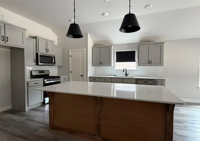 5th image of 605 Argos Rd, Yukon, OK 73099 | MLS# 1241098