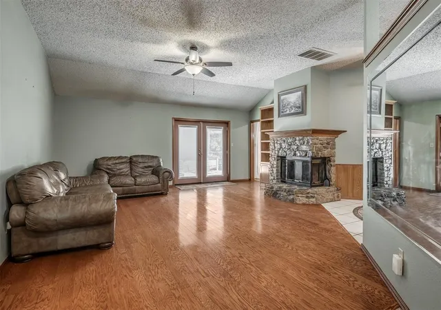 5th image of 1978 Spencer Dr, Harrah, OK 73045 | MLS# 1241103