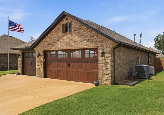 2nd image of 9101 Misty Ln, Oklahoma City, OK 73160 | MLS# 1241108