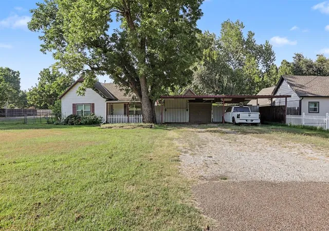 2nd image of 207 E Juniper Ln, Mustang, OK 73064 | MLS# 1241116