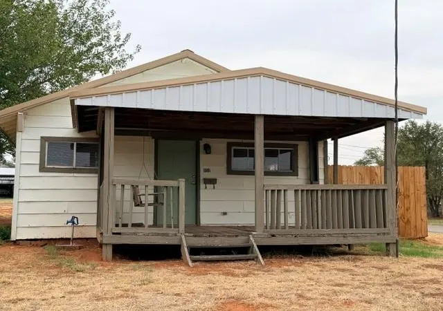 Photo 1 of Single family home for sale at 802 N 7th Street, Sayre, OK 73662 | MLS# 1241131 | Listing updated on 2026-10-02