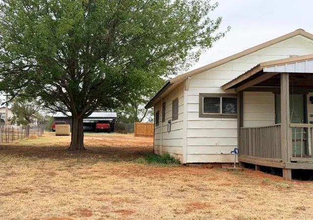 Photo 2 of Single family home for sale at 802 N 7th Street, Sayre, OK 73662 | MLS# 1241131 | Listing updated on 2026-10-02