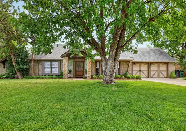 Photo 1 of Sale Pending at 2606 Warwick Dr, Oklahoma City, OK 73116 | MLS# 1241143 | Listing updated on 2026-08-01