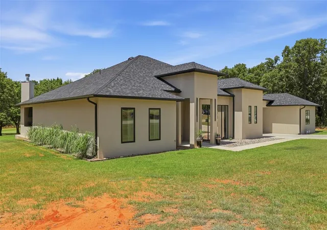 3rd image of 2319 Clubhouse Dr, Blanchard, OK 73010 | MLS# 1241150