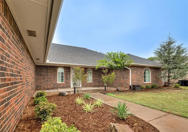 Photo 1 of Sale Pending at 11616 Century Dr, Oklahoma City, OK 73162 | MLS# 1241167 | Listing updated on 2026-08-31