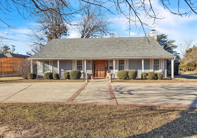 Photo 2 of Sale Pending at 1801 Drakestone Ave, Nichols Hills, OK 73120 | MLS# 1241183 | Listing updated on 2026-07-25