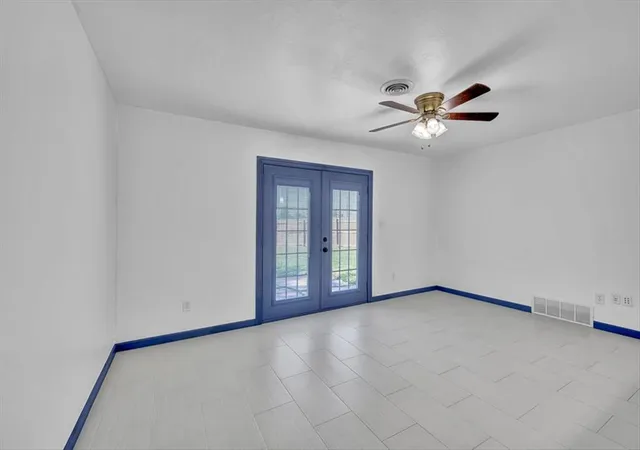 Photo 4 of Single family home for sale at 100 Bellaire Dr, Moore, OK 73160 | MLS# 1241190 | Listing updated on 2026-08-07