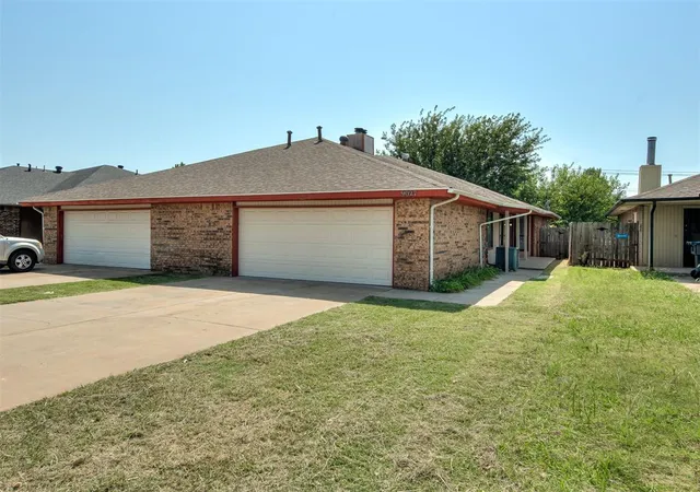 2nd image of 9025 N Rockwell Dr, Oklahoma City, OK 73132 | MLS# 1241195