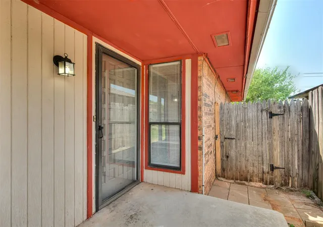 4th image of 9025 N Rockwell Dr, Oklahoma City, OK 73132 | MLS# 1241195