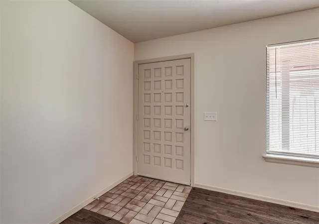 5th image of 9025 N Rockwell Dr, Oklahoma City, OK 73132 | MLS# 1241195