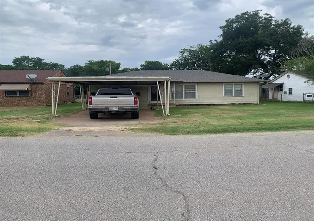 1st image of 927 N Sunset Dr, Anadarko, OK 73005 | MLS# 1241202