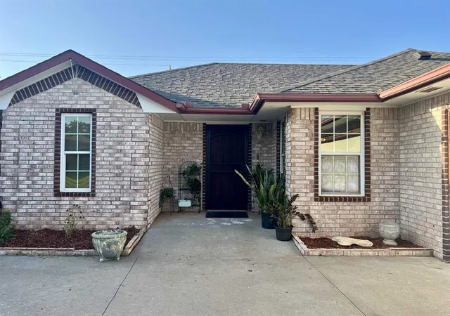Photo 3 of Single family home for sale at 717 Ne 85th Street, Oklahoma City, OK 73114 | MLS# 1241209 | Listing updated on 2026-08-12