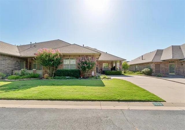 1st image of 15916 Sonoma Ct, Edmond, OK 73013 | MLS# 1241212