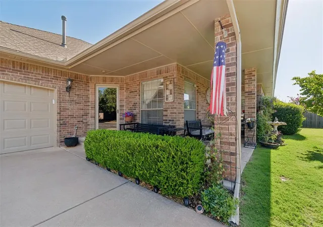 Listing Photo 4 - Condo for sale in building located at 15916 Sonoma Ct, Edmond, OK 73013