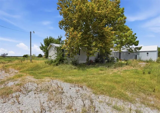 image of 8215 N Meadow Lark Dr, Wynnewood, OK 73098 | MLS# 1241223