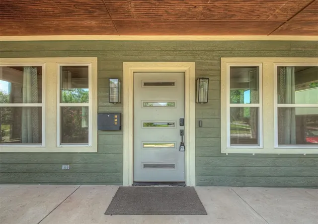 Photo 4 of Single family home for sale at 325 NE 14th Street, Oklahoma City, OK 73104 | MLS# 1241239 | Listing updated on 2026-09-05
