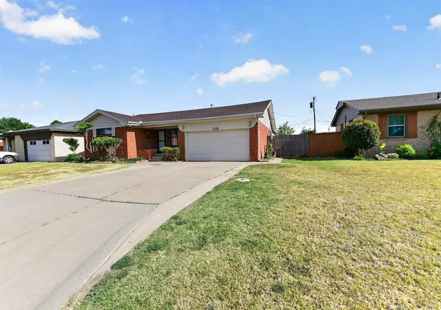 Photo 2 of Single family home for sale at 118 Sumner Dr, Altus, OK 73521 | MLS# 1241242 | Listing updated on 2026-08-18