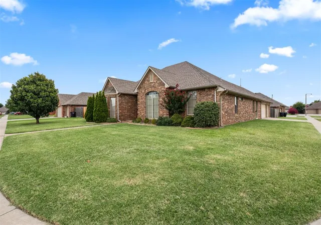 Photo 5 of Single family home for sale at 2001 SW 32nd Street, Oklahoma City, OK 73170 | MLS# 1241260 | Listing updated on 2026-09-05