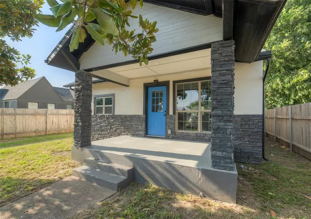 Photo 3 of Single family home for sale at 422 Se 17th Street, Oklahoma City, OK 73129 | MLS# 1241263 | Listing updated on 2026-08-10