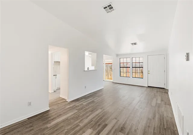 2nd image of 229 Windsor Wy, Oklahoma City, OK 73110 | MLS# 1241267