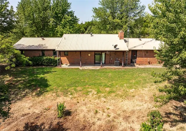 4th image of 2025 Cherokee Dr, Calumet, OK 73014 | MLS# 1241284