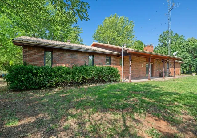 5th image of 2025 Cherokee Dr, Calumet, OK 73014 | MLS# 1241284