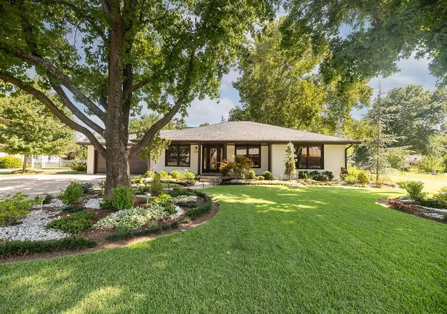 1st image of 1305 E Lawrence St, Wynnewood, OK 73098 | MLS# 1241293
