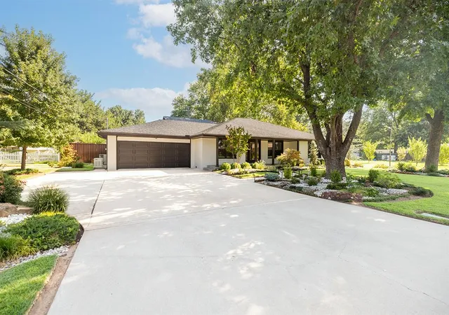 image of 1305 E Lawrence St, Wynnewood, OK 73098 | MLS# 1241293