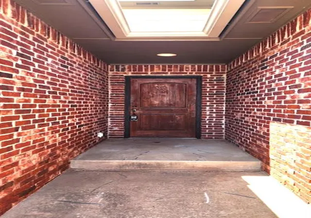 2nd image of 13705 Oxford Dr #13705/13707, Edmond, OK 73013 | MLS# 1241302