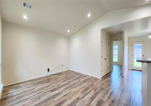 3rd image of 14644 Bedrock Ln, Yukon, OK 73099 | MLS# 1241312