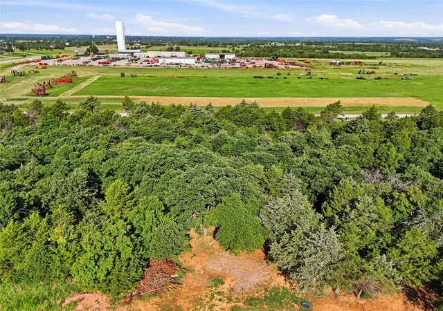 5th image of 900 Creekside Trl #002, Guthrie, OK 73044 | MLS# 1241331