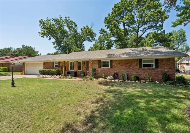 Photo 1 of Single family home for sale at 2657 Brentwood Dr, Norman, OK 73069 | MLS# 1241337 | Listing updated on 2026-09-13