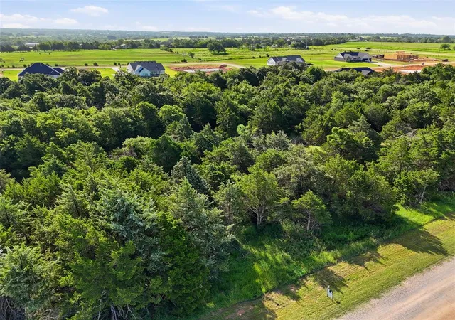 4th image of 960 Creekside Trl #004, Guthrie, OK 73044 | MLS# 1241338