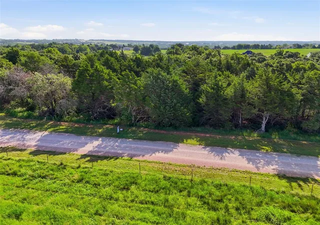 3rd image of 980 Creekside Trl #005, Guthrie, OK 73044 | MLS# 1241340